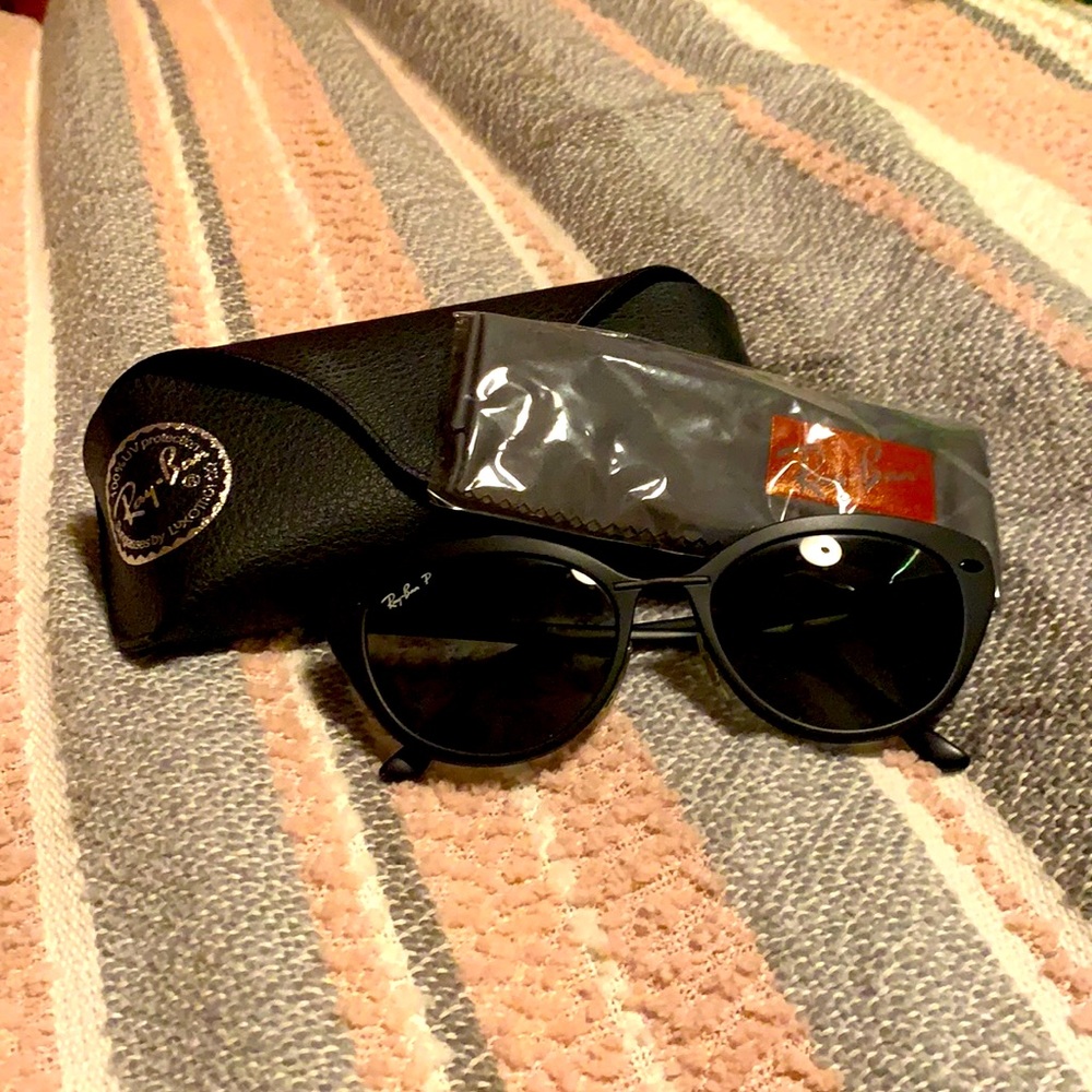 Ray-Ban RB 4250 *POLARIZED*